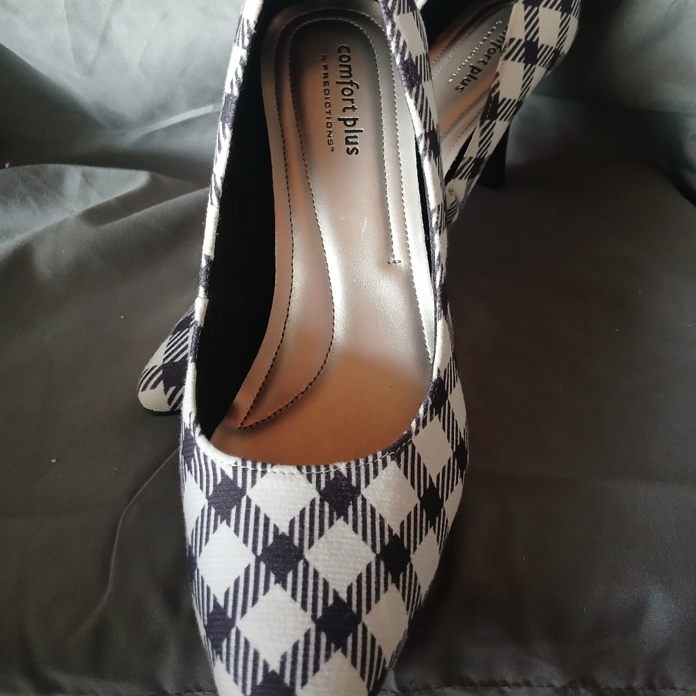 Comfort Plus by Predictions Black and White Patterned Heels